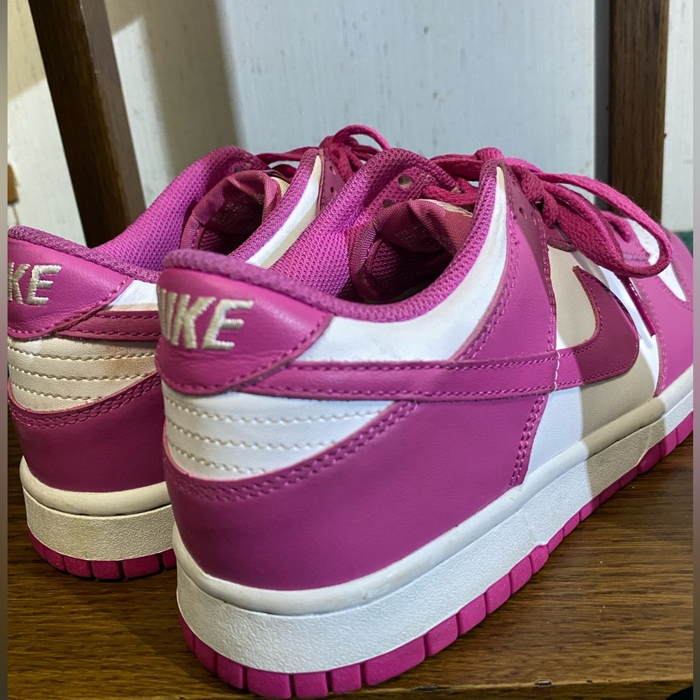 Nike “ fuchsia “ dunks